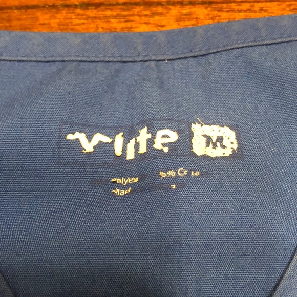 V Life Scrub Top Medium - Picture 2 of 15